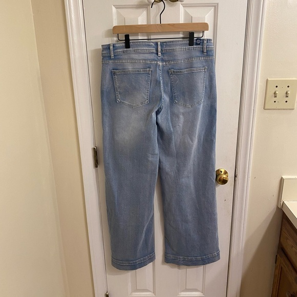OUR REPUBLIC FOR ALL WIDE LEG FRONT POCKETS LIGHT WASH JEANS SIZE 12 LIKE NEW - Picture 11 of 16